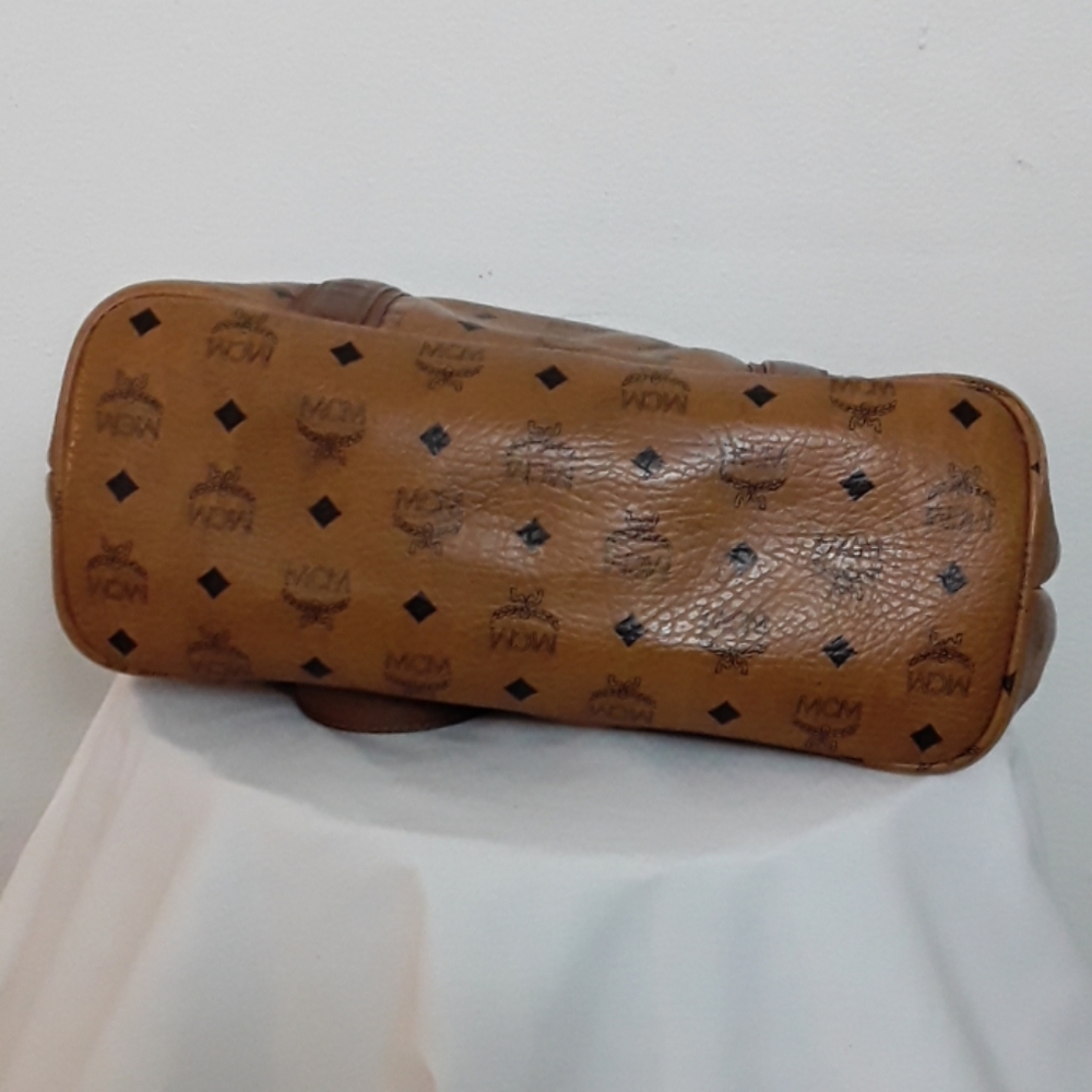 AUTHENTIC MCM TOTE - Picture 5 of 8